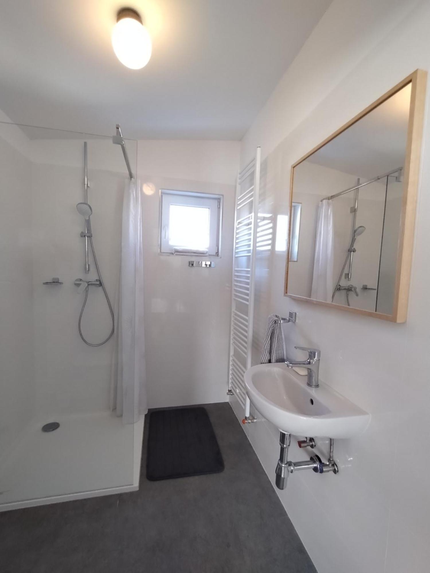Attic Apartment Catnip Братислава Екстериор снимка