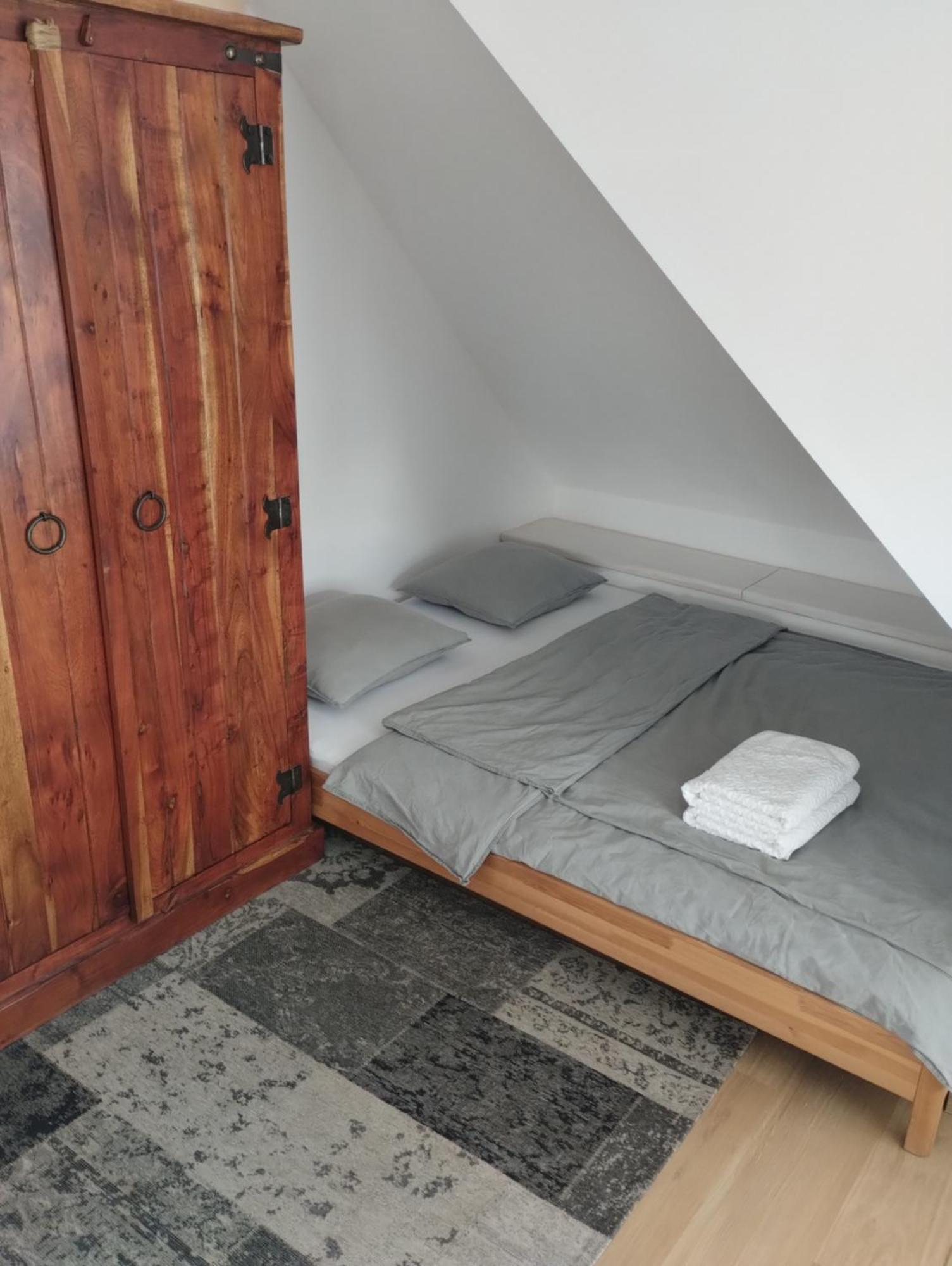 Attic Apartment Catnip Братислава Екстериор снимка
